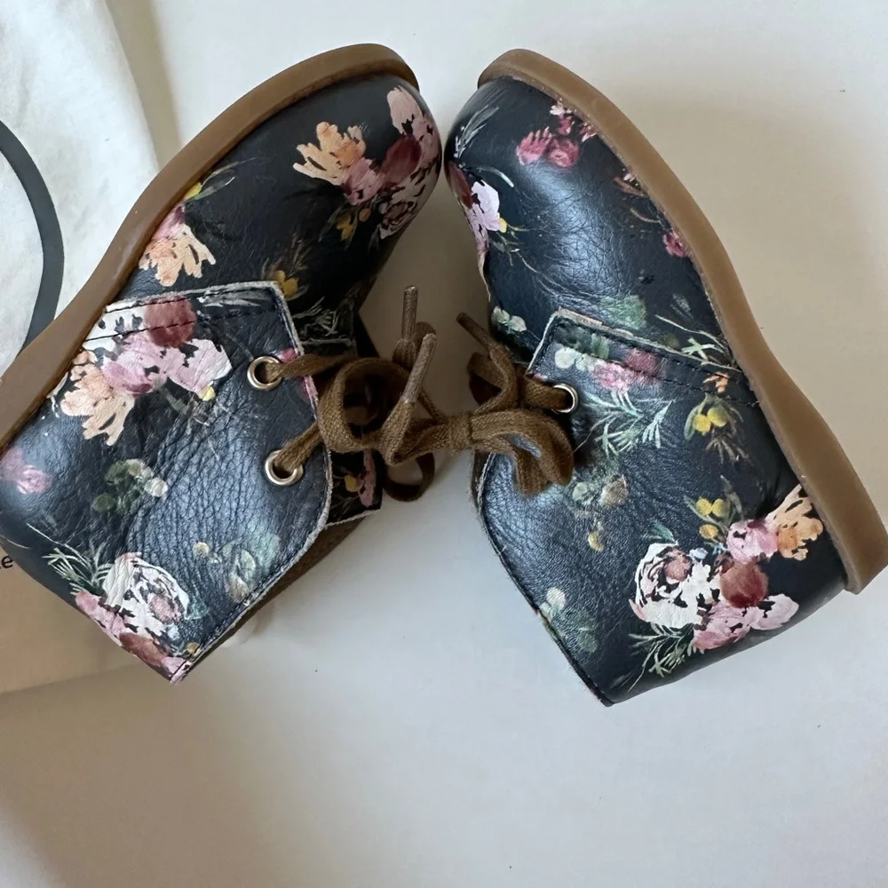 Size 6 WILDFLOWER BOUQUET Floral Oxford Chukka Mon Petit Shoes‎ Boots Hard Soles